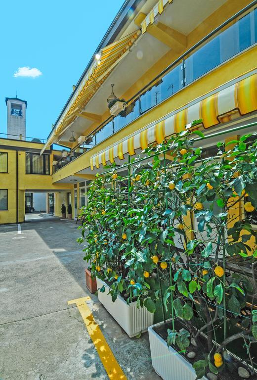 B&B Ai Cipressi Λούκα Εξωτερικό φωτογραφία