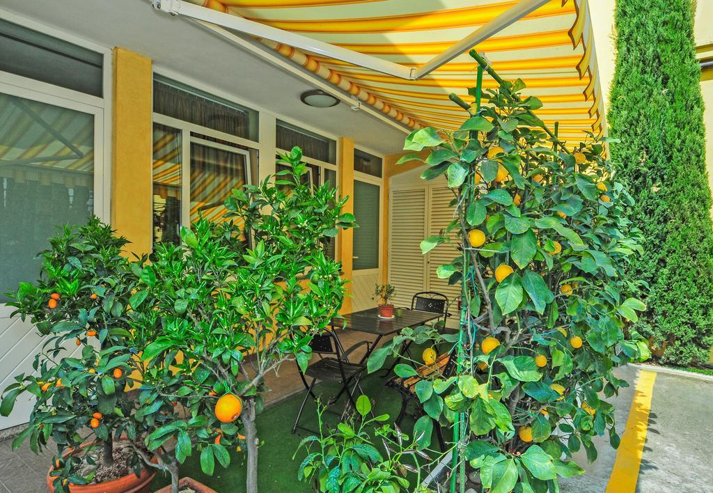 B&B Ai Cipressi Λούκα Εξωτερικό φωτογραφία