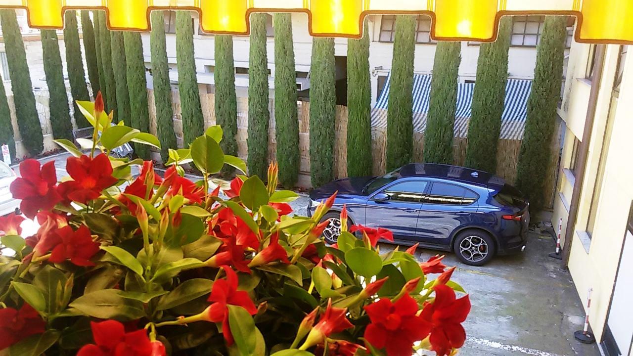B&B Ai Cipressi Λούκα Εξωτερικό φωτογραφία